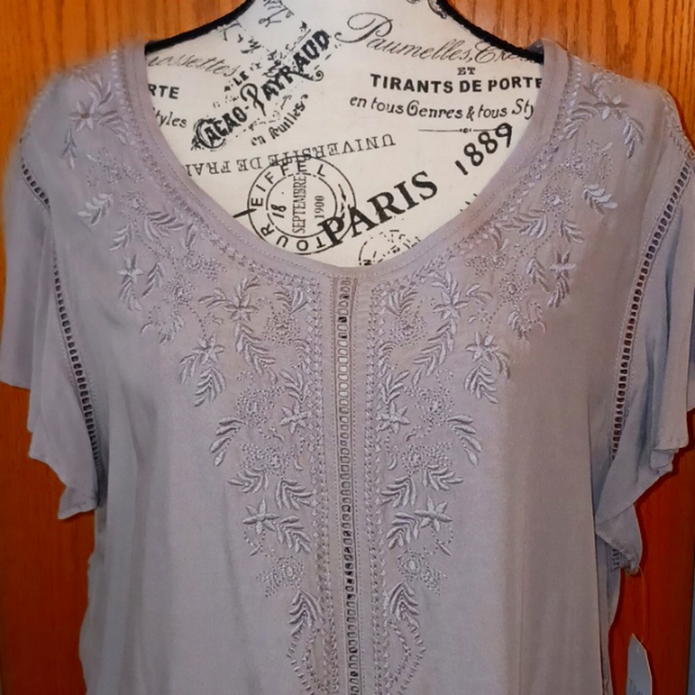 Time and Tru Blouse